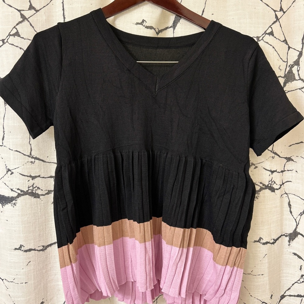 Black and Pink Pleated Tiered Short Sleeve Blouse